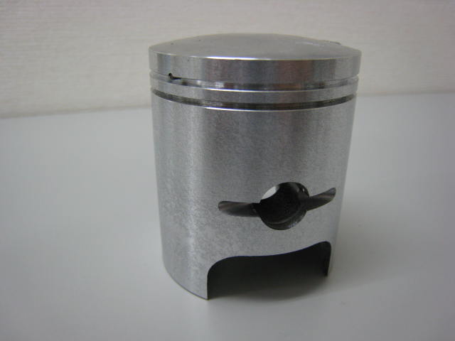 Поршень диаметром 75. Kawasaki ke 175 Piston. Kawasaki ke175b поршень.